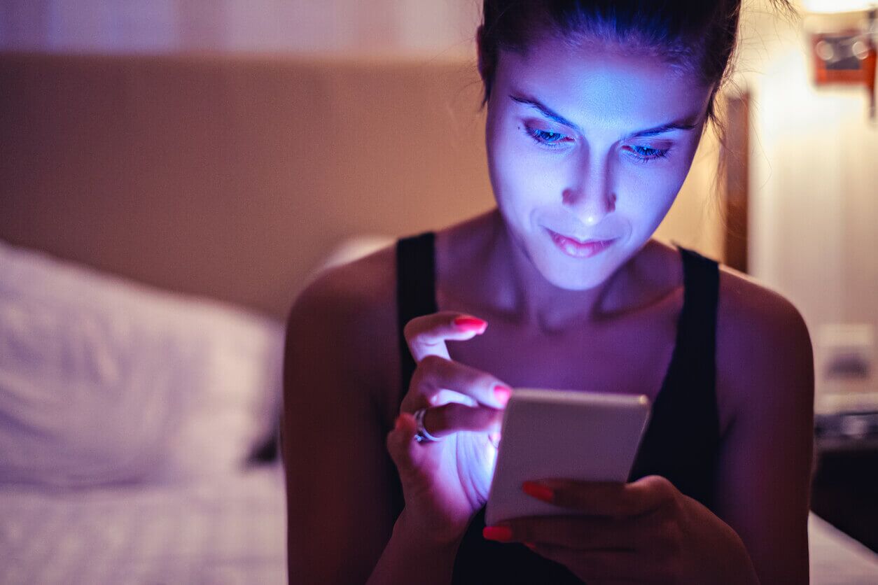 Blue-Light-from-Your-Phone Blue-Light-from-Your-Phone