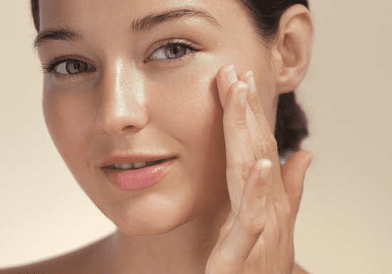 Hydroquinone